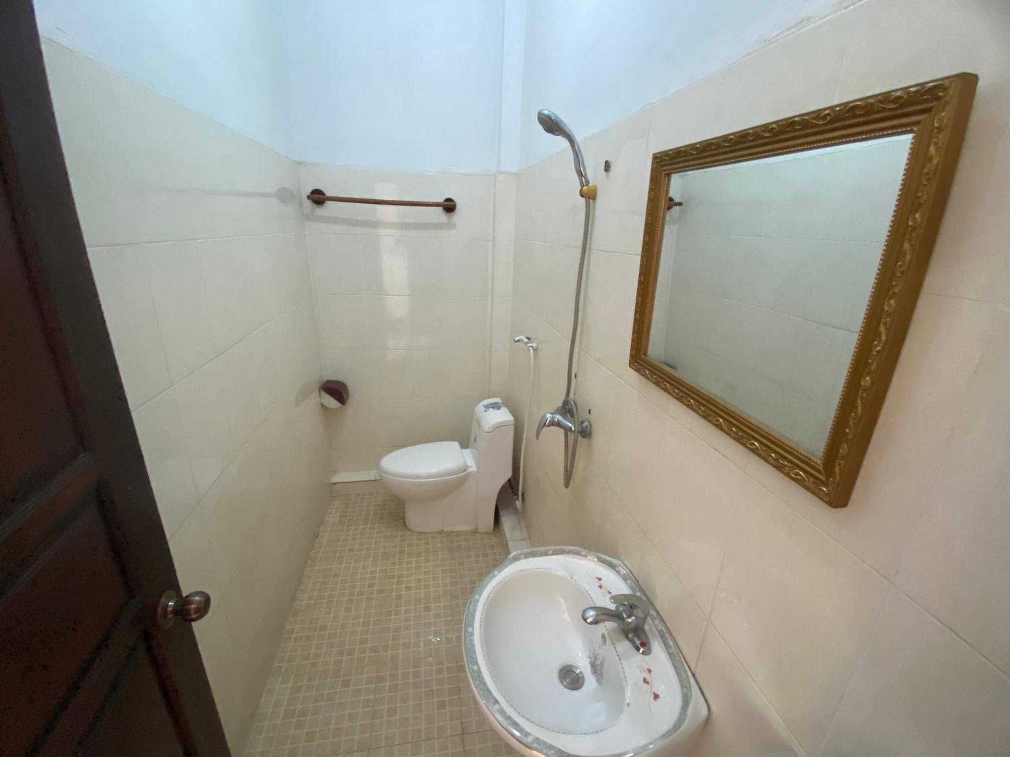 A Tee Guesthouse Luang Prabang Exterior photo