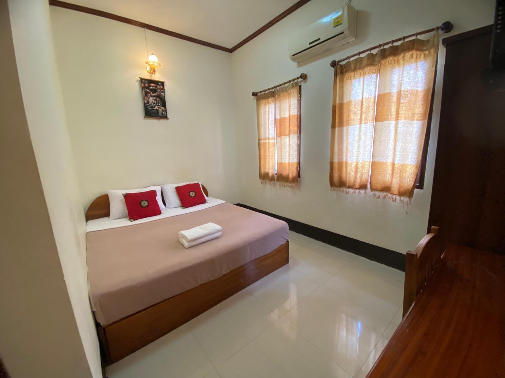 A Tee Guesthouse Luang Prabang Exterior photo
