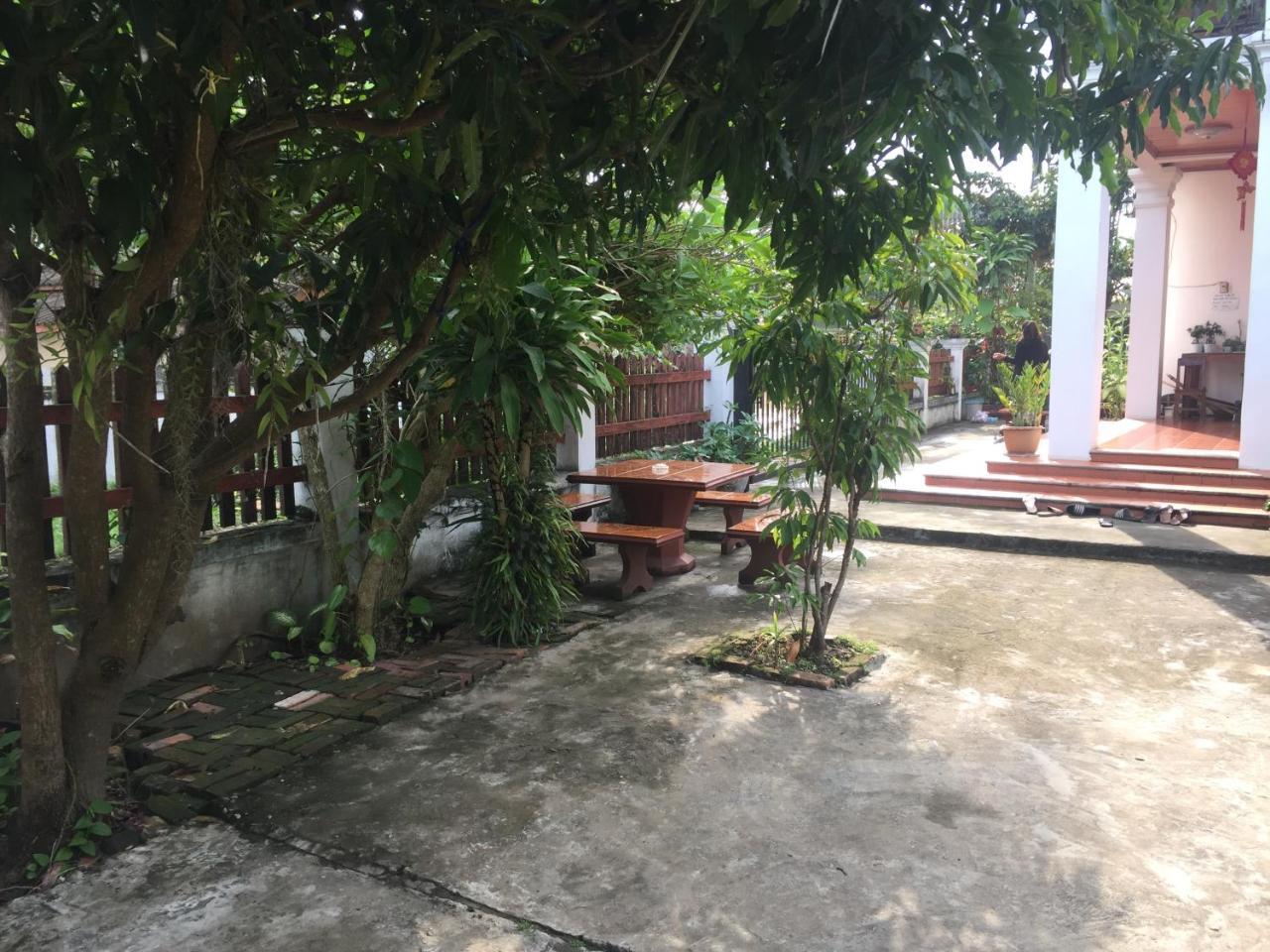 A Tee Guesthouse Luang Prabang Exterior photo